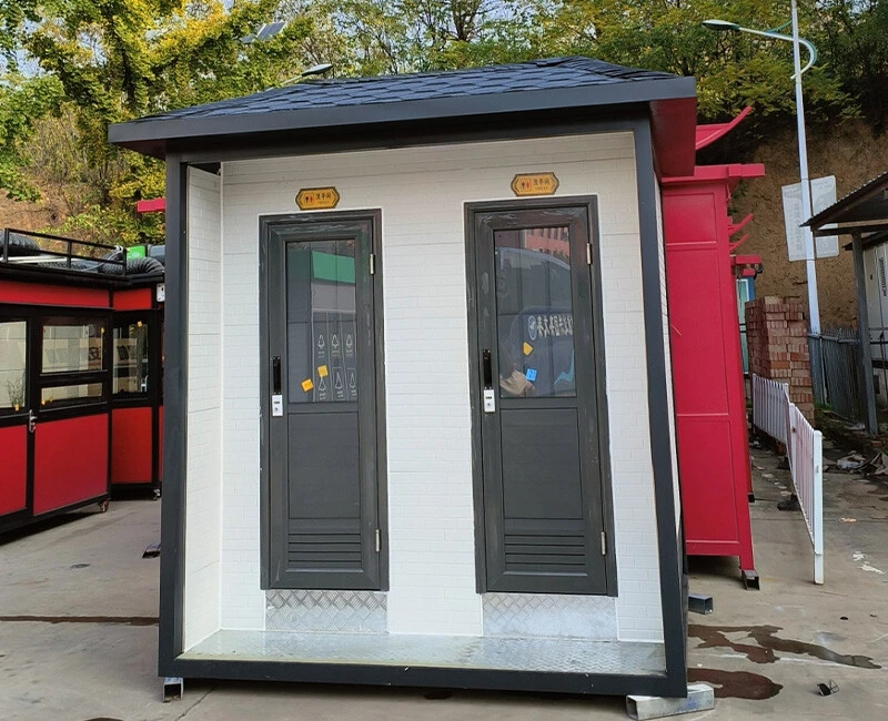 Small mobile toilet