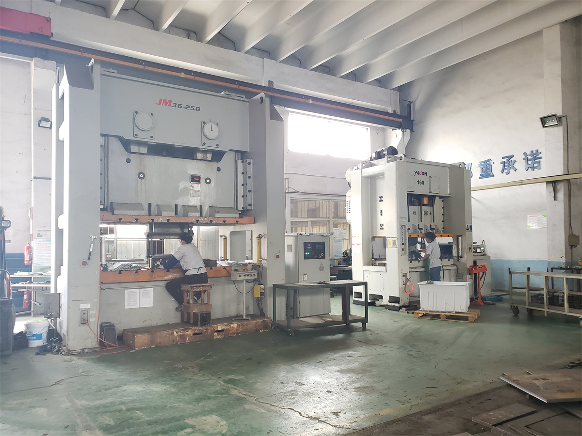 Gantry stamping machine Gantry stamping machine.png