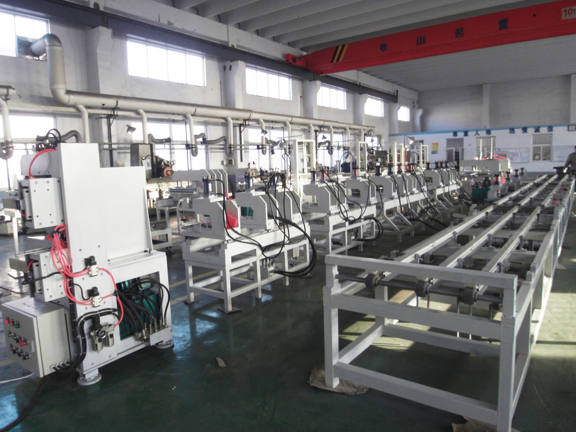 Refrigerator liner molding line