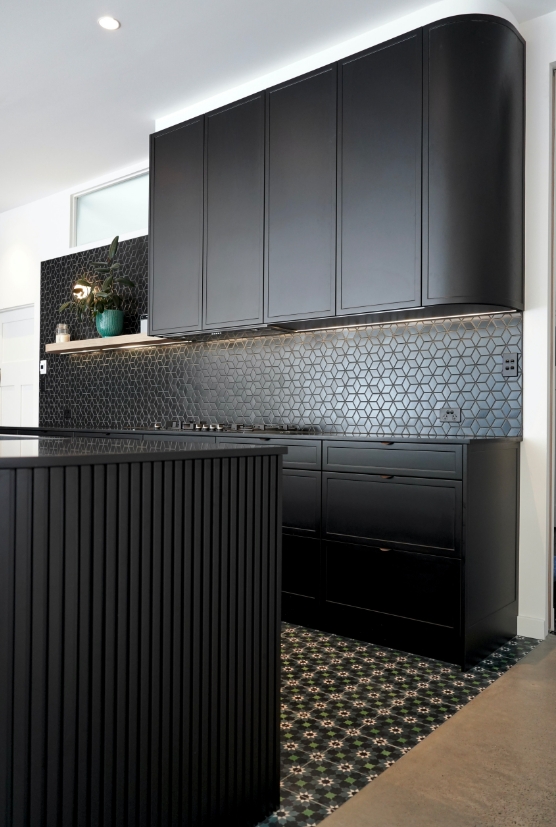 Elegant Kitchen Design: A Symbol of Luxury Living with Its Unique Island Counter and Rich Ambiance