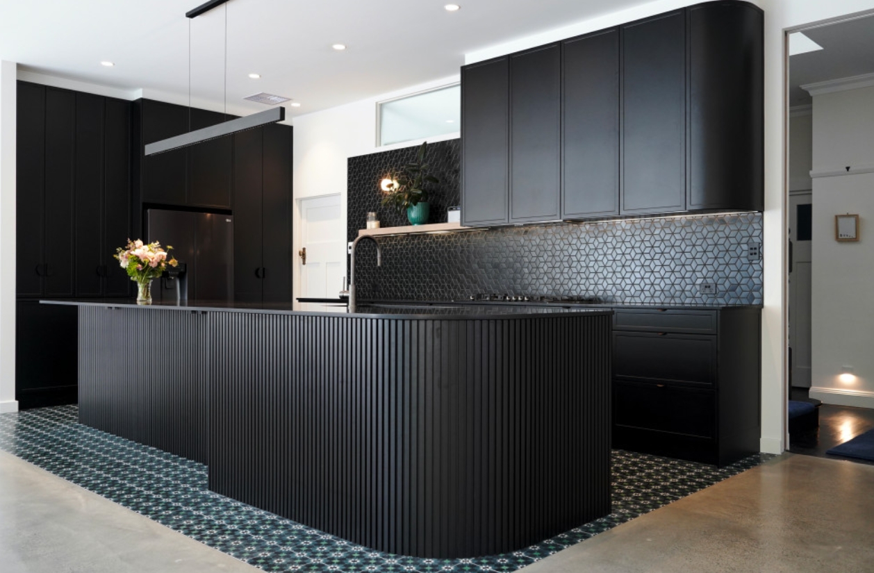 Elegant Kitchen Design: A Symbol of Luxury Living with Its Unique Island Counter and Rich Ambiance