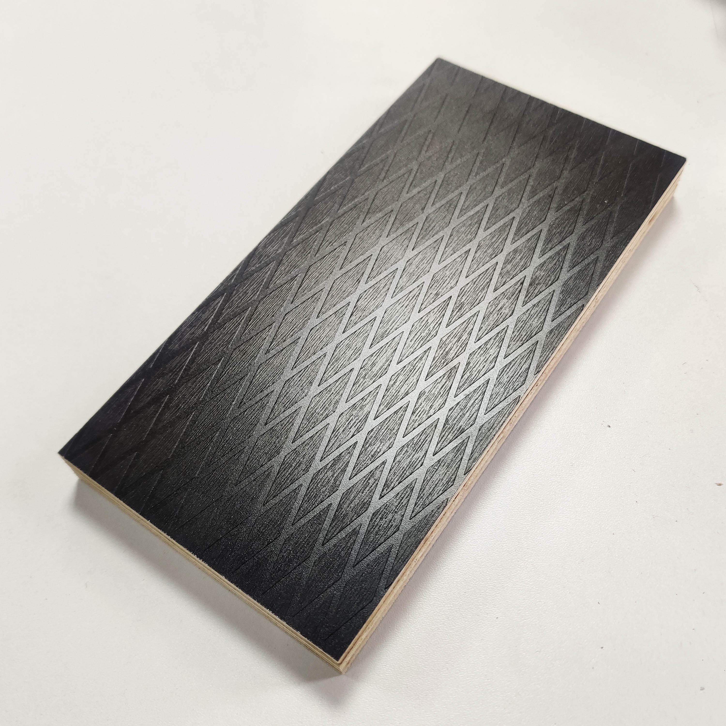 18mm phenolic plywood anti slip face