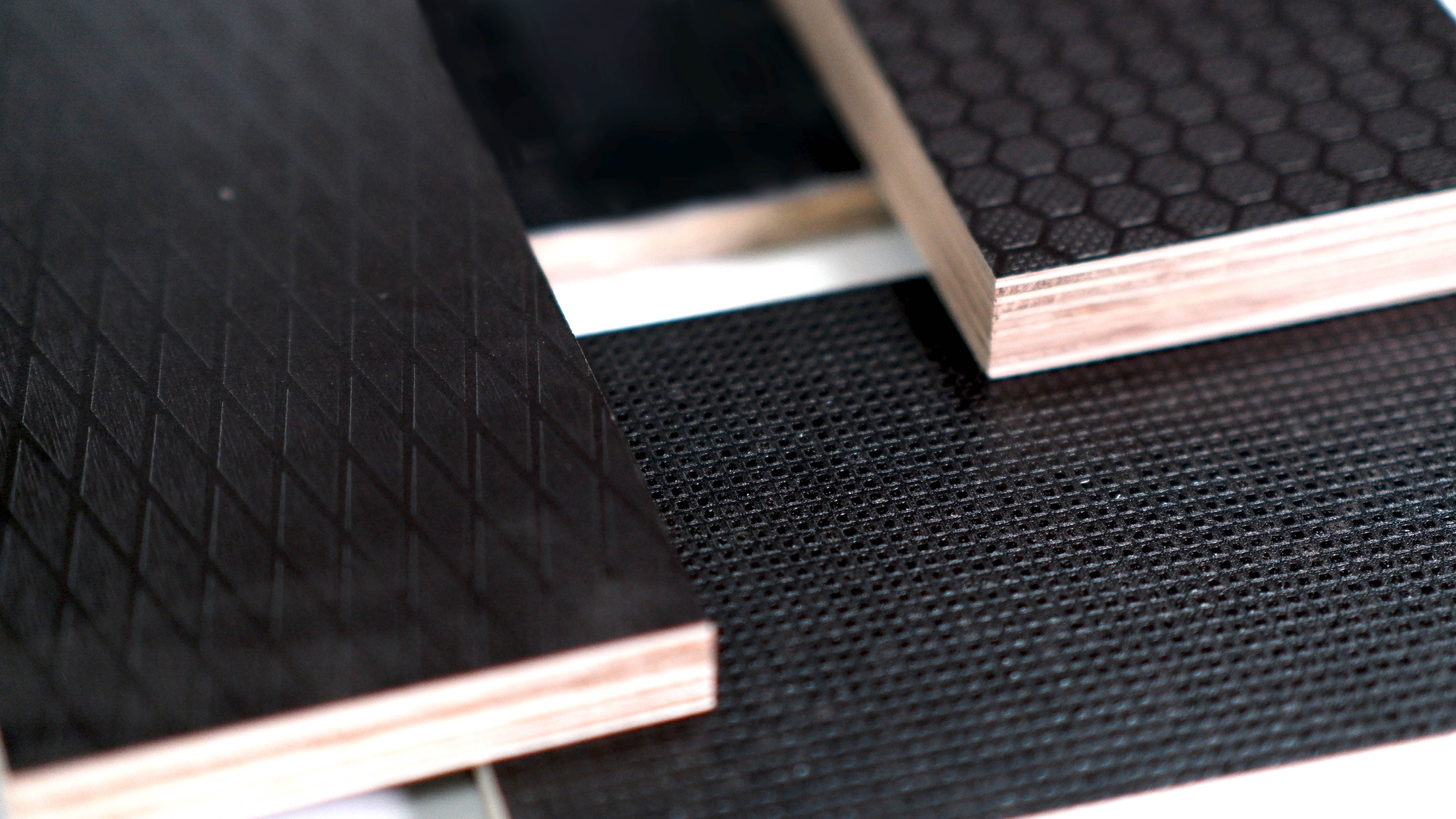 18mm phenolic plywood mesh face