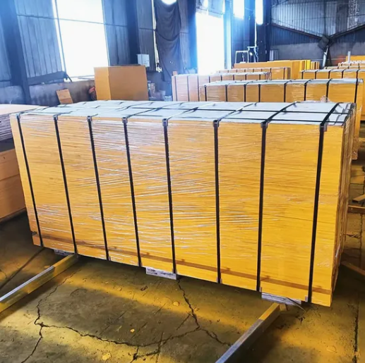 The best membrane plate available on the market at present: 3-layer yellow shuttering panel