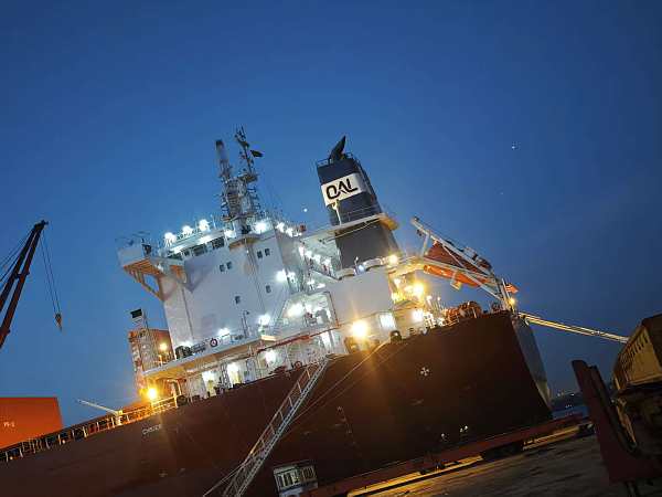 夏-装船到港 (1).jpg