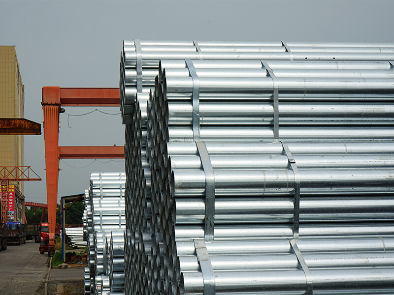 Hot Dipped Galvanized Round Iron Pipe Gi Tubing Pre Galvanized Erw Steel Tube Pipe for Greenhouse Building Construction