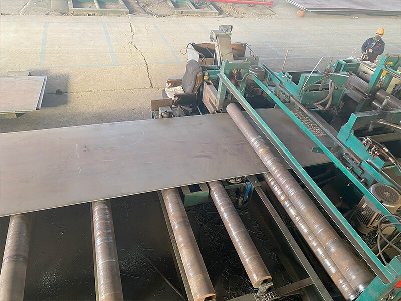 Factory-Priced LSAW Carbon Steel Large Diameter Pipe 6m Longitudinal Submerged Arc Welded API for Hydraulic Applications