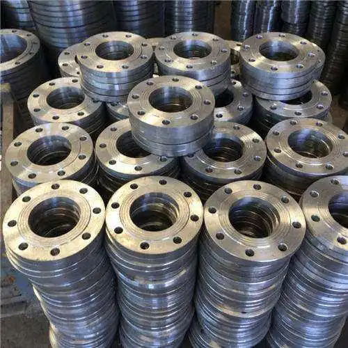 Soccer welding flange