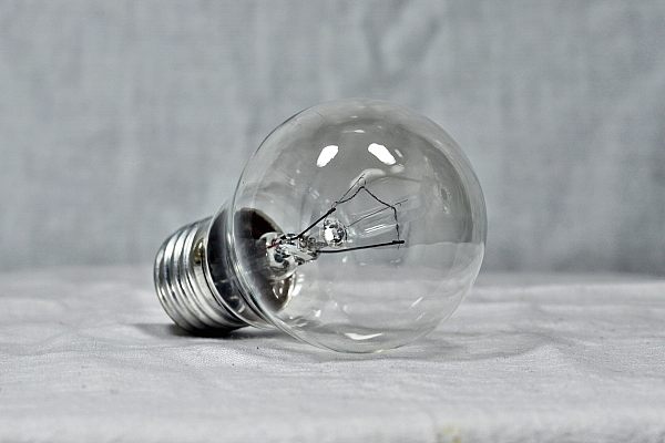 lightbulb-2132354_1920.jpg