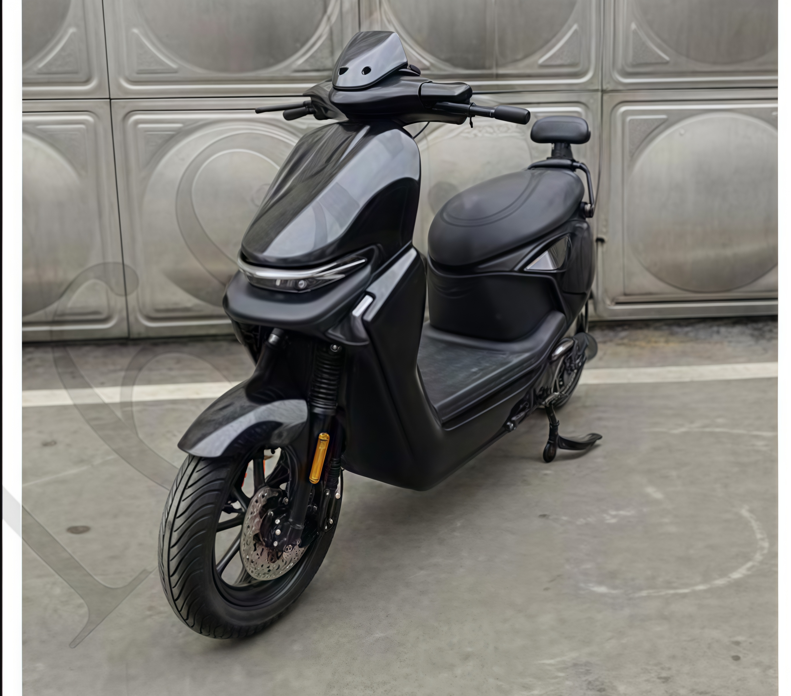 HRRX-2B-047：White Moonlight