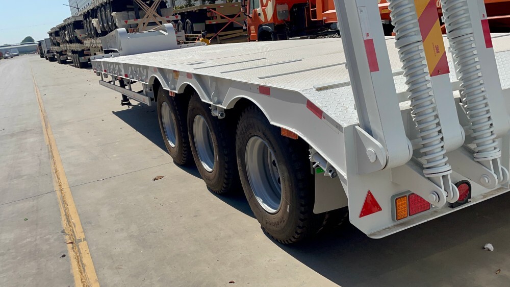 heavy duty lowbed Trailer for sale/4 axle lowbed semi Trailer/lowbed Trailer 100 tons manufacturer
