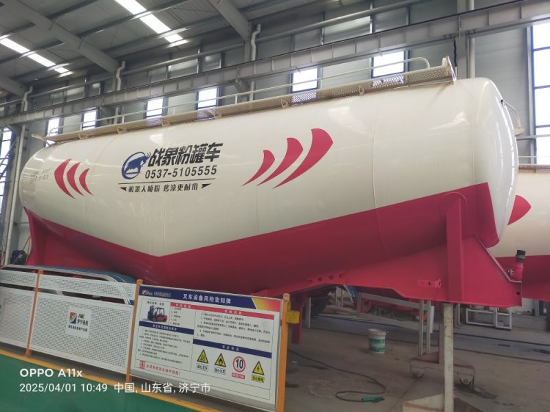 What’s the Real Fuel Efficiency Impact of Adding a V-Type Cement Tank vs. Standard Dry Bulk Trailer?