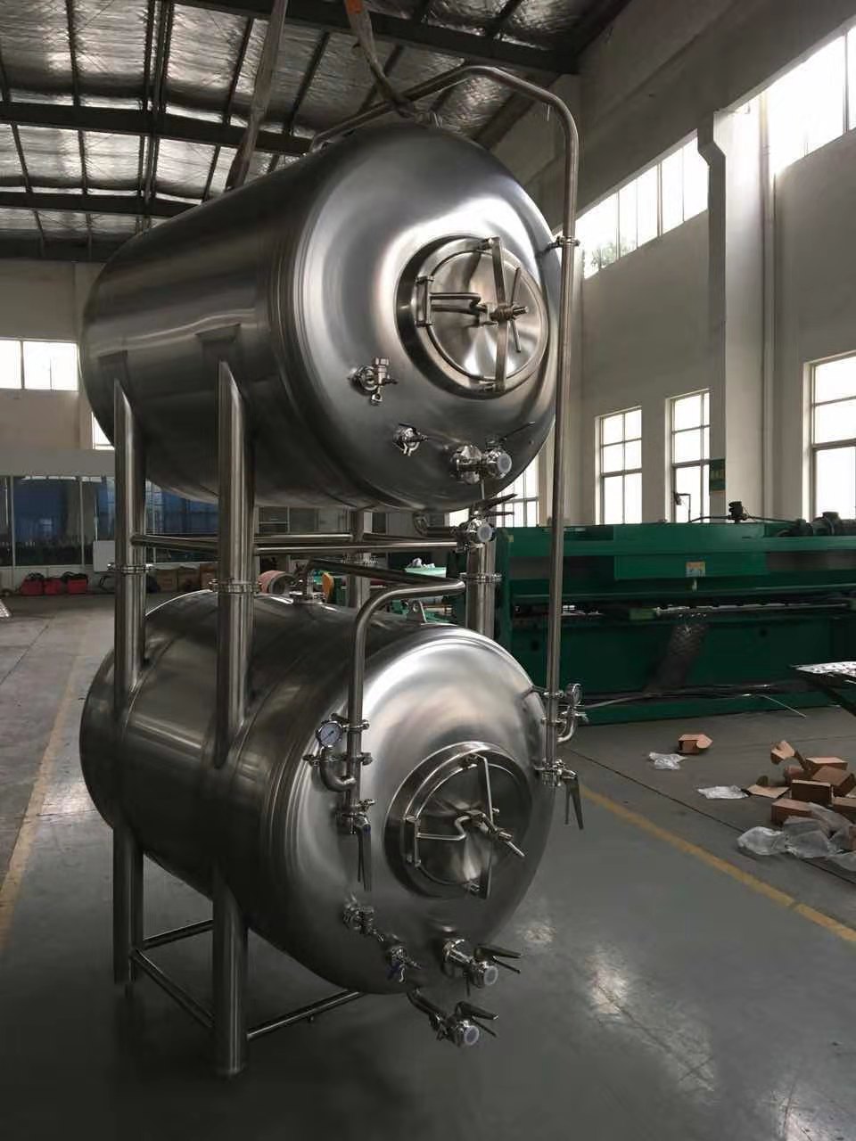 10HL Stackble Brite Tank