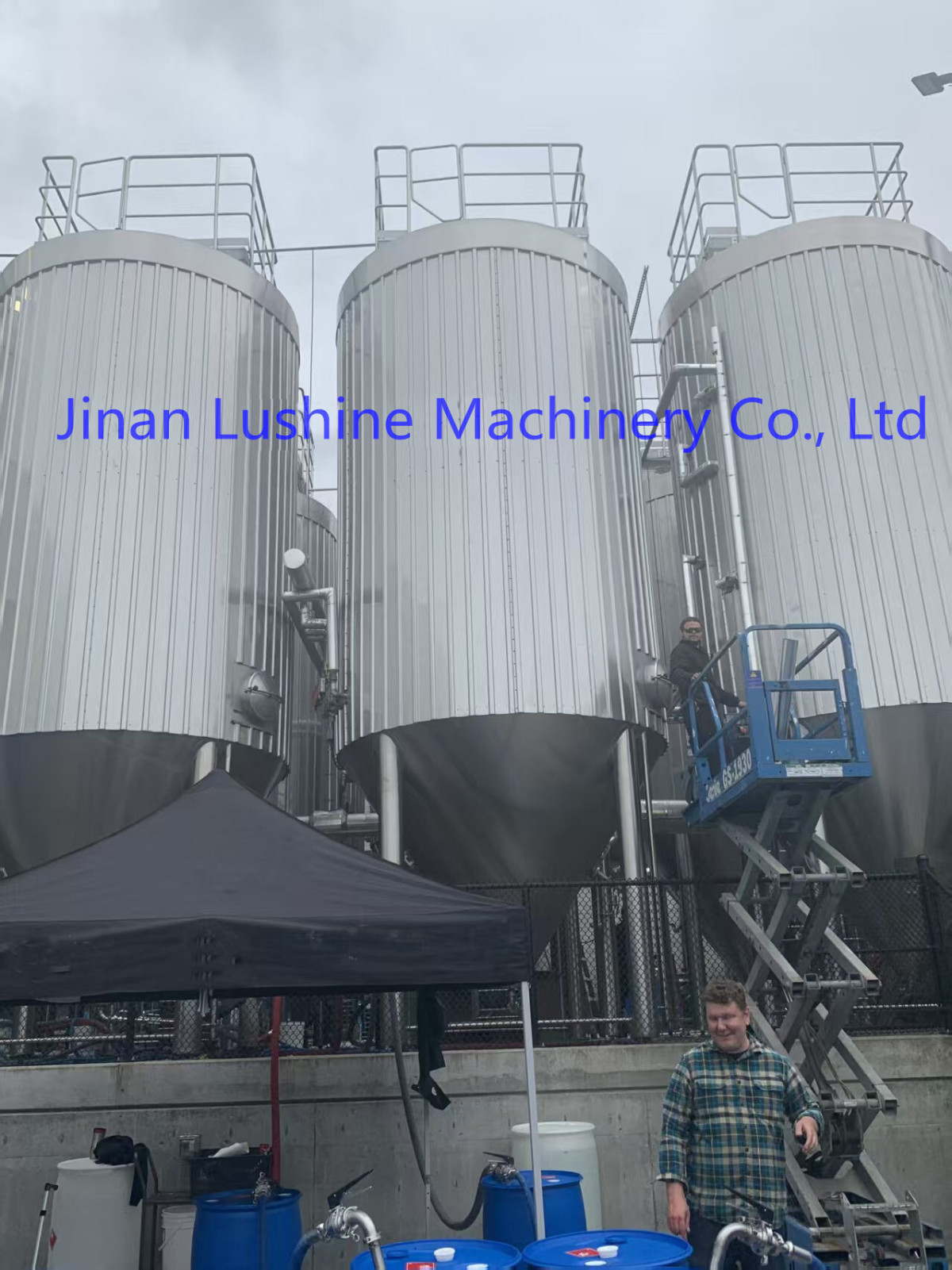 300HL Fermenters installation in Canada.jpg