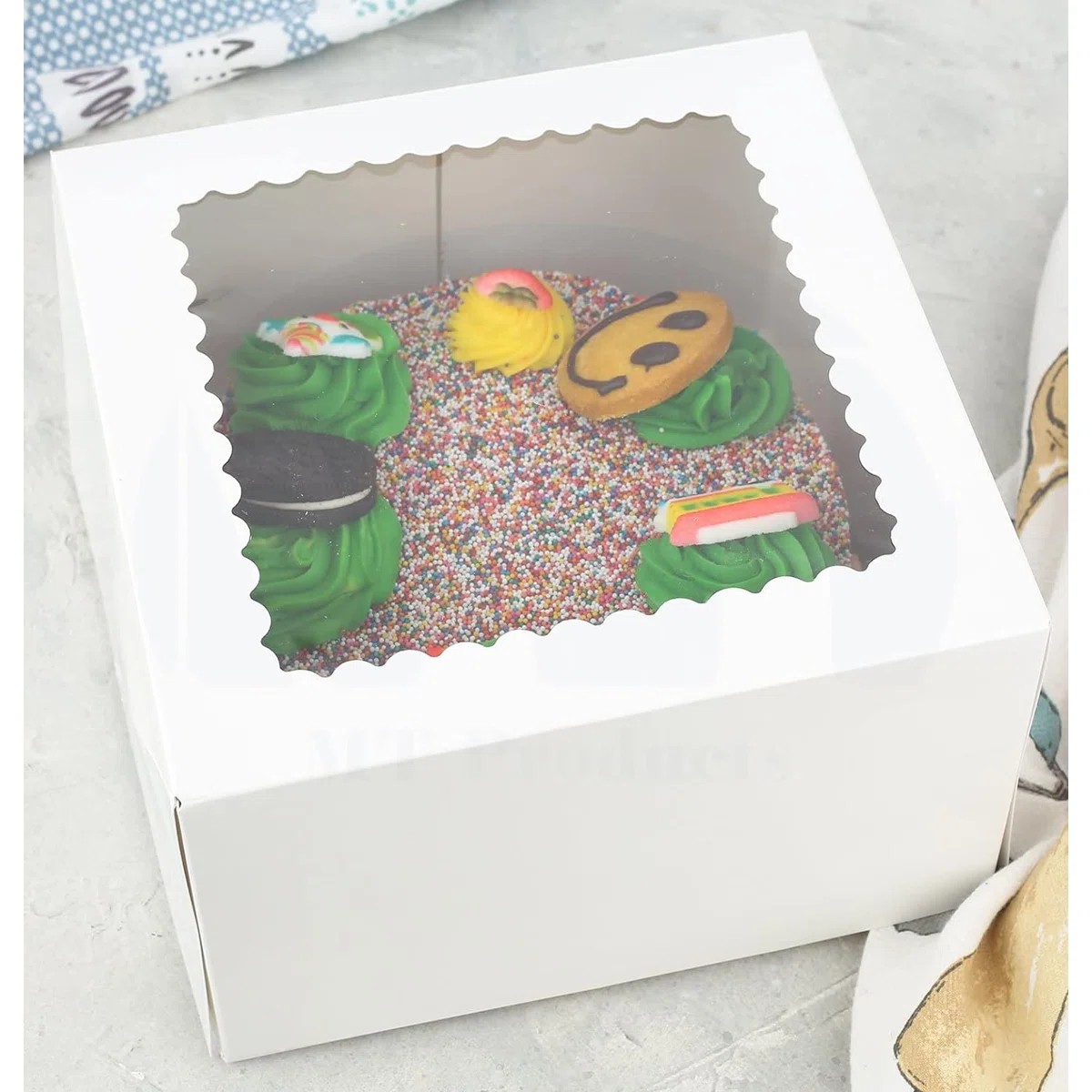 Dekiya+White+Cake+Boxes+8_+x+8_+x+5_+Bakery+Boxes+with+Window (1)