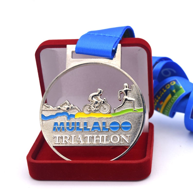 High Quality Customized Silver Plated Winter Edition Alpe Adria Ultra Trail Marathon Running Snowflake Medal with Custom Ribbon