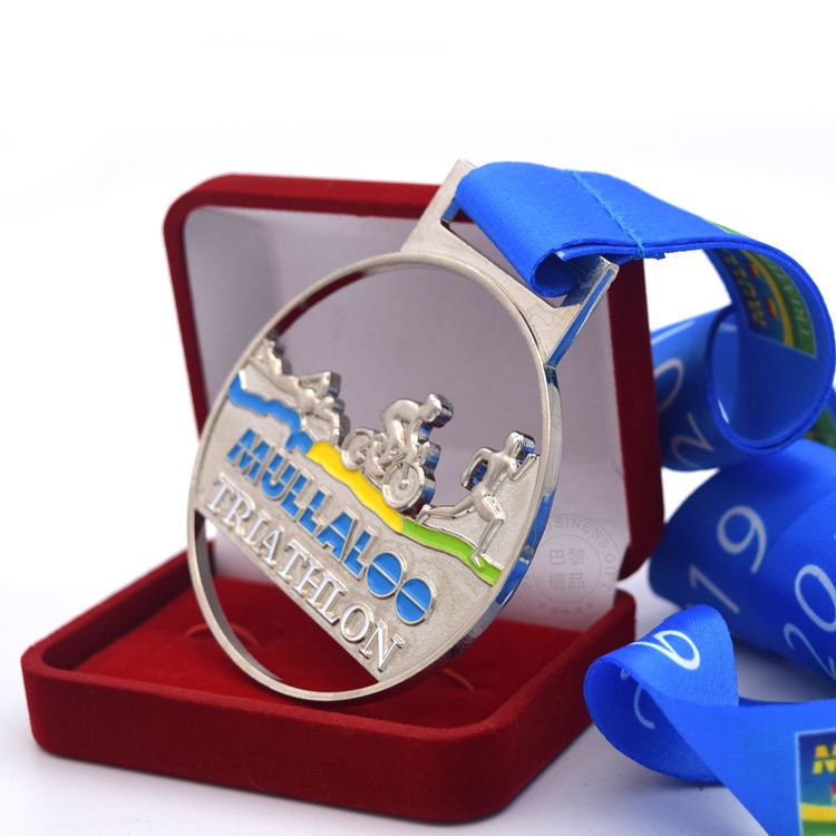 High Quality Customized Silver Plated Winter Edition Alpe Adria Ultra Trail Marathon Running Snowflake Medal with Custom Ribbon