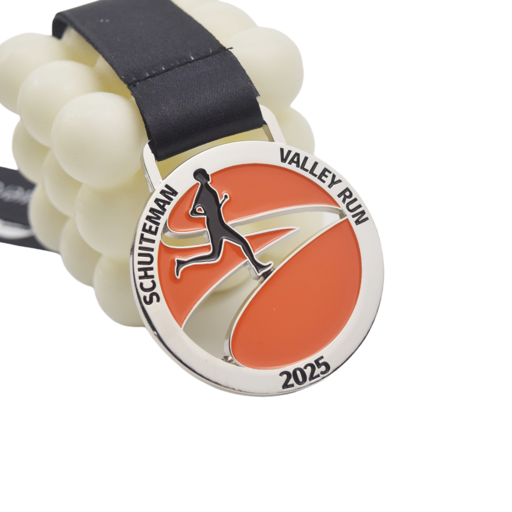 Factory Customized High Quality Zinc Alloy Shiny Silver Hollow Netherlands Schuiteman Finisher Valley Running Medal for Event