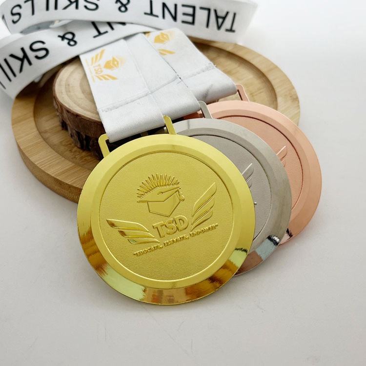 Manufacturer Customized Logo Zinc Alloy Die Casting Award Medals Trophies Company Skills Deveiopment Honor Medal With Ribbon