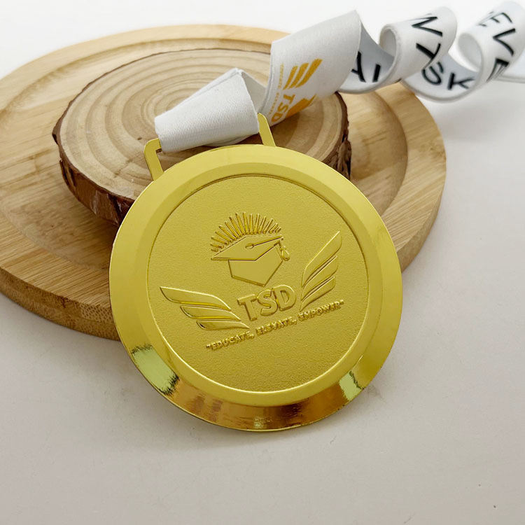 Manufacturer Customized Logo Zinc Alloy Die Casting Award Medals Trophies Company Skills Deveiopment Honor Medal With Ribbon