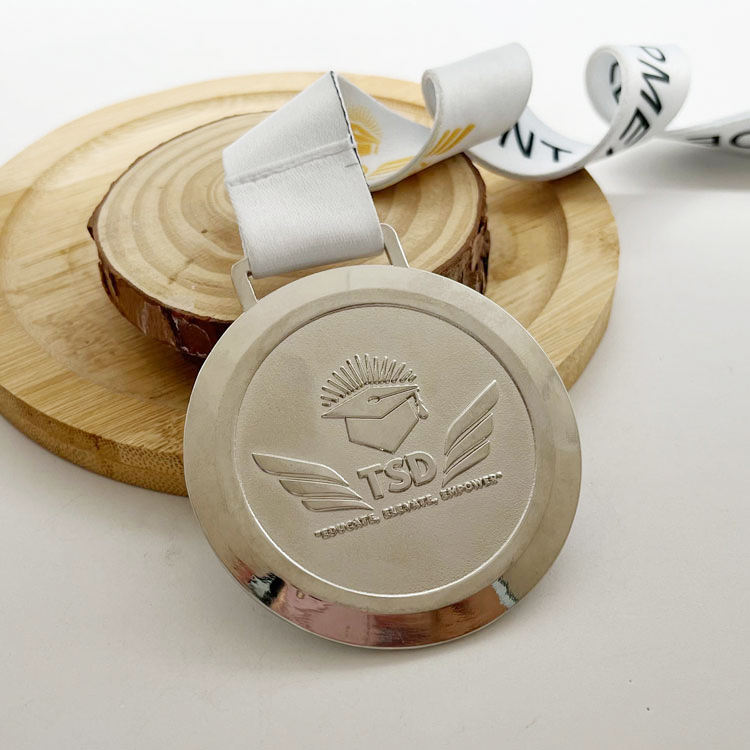 Manufacturer Customized Logo Zinc Alloy Die Casting Award Medals Trophies Company Skills Deveiopment Honor Medal With Ribbon