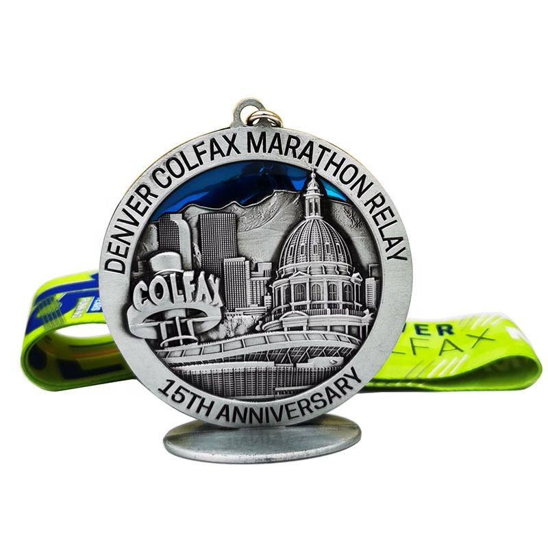 supplier of custom-made hollowed-out medals, personalized 3D marathon medals, sports metal medals, running champion awards