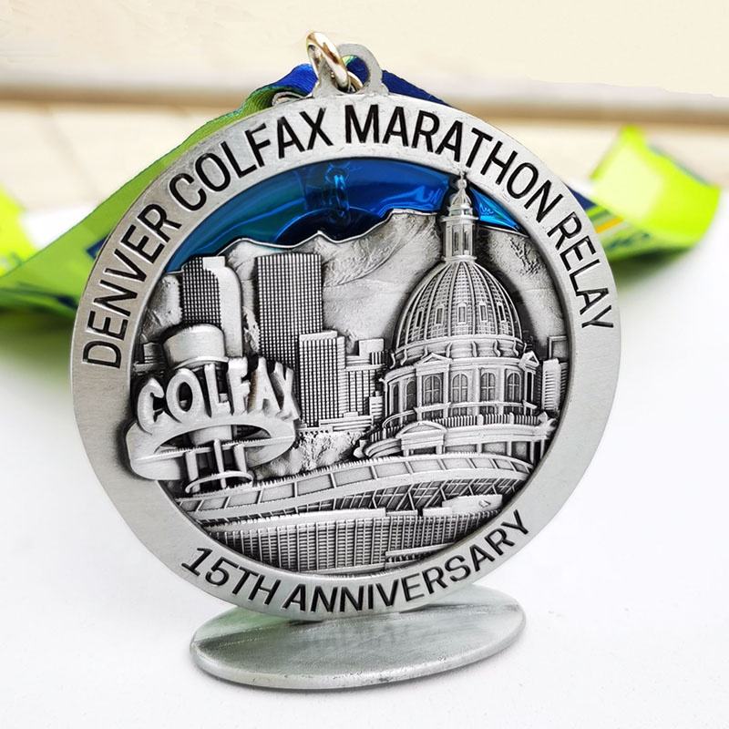 supplier of custom-made hollowed-out medals, personalized 3D marathon medals, sports metal medals, running champion awards