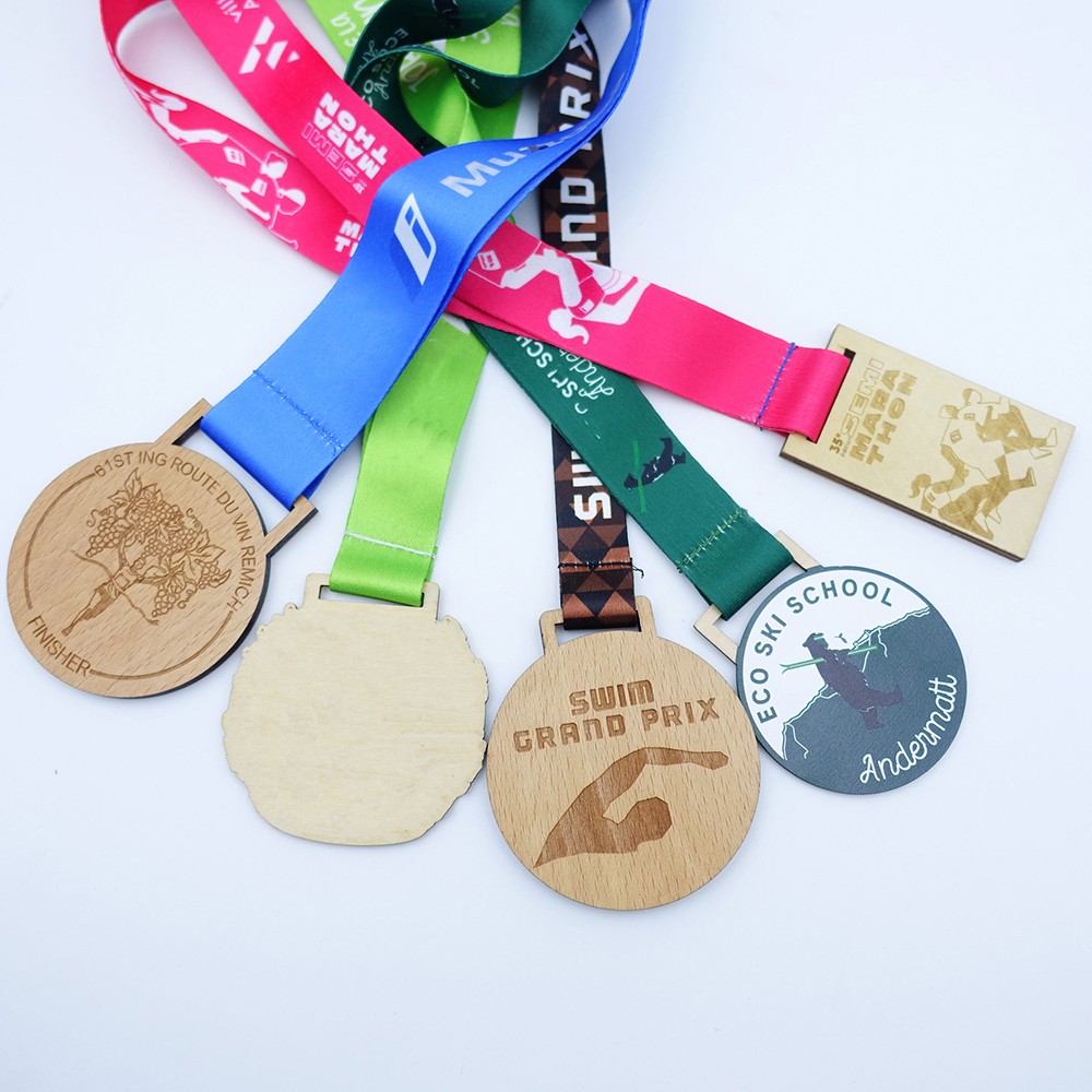 Customized, sustainable, high-quality swimming marathon medal logo printing, laser woodworking, pine wood medal
