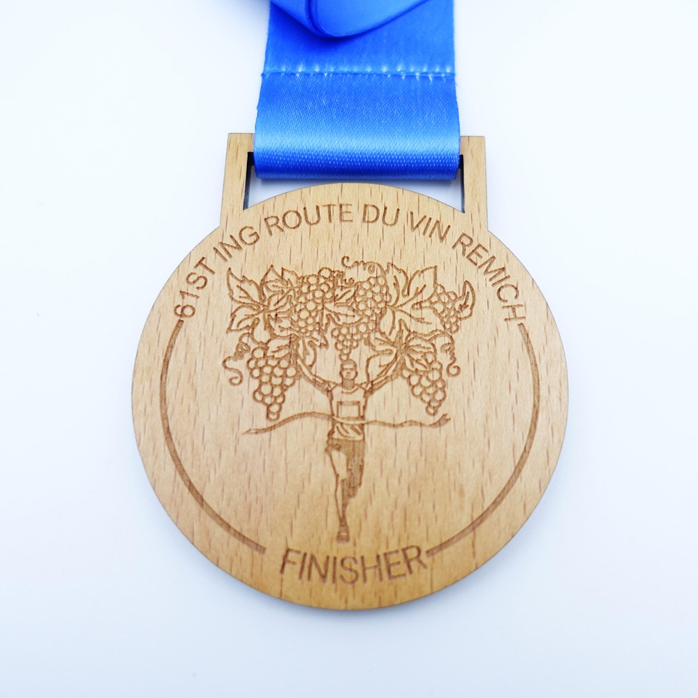 Customized, sustainable, high-quality swimming marathon medal logo printing, laser woodworking, pine wood medal