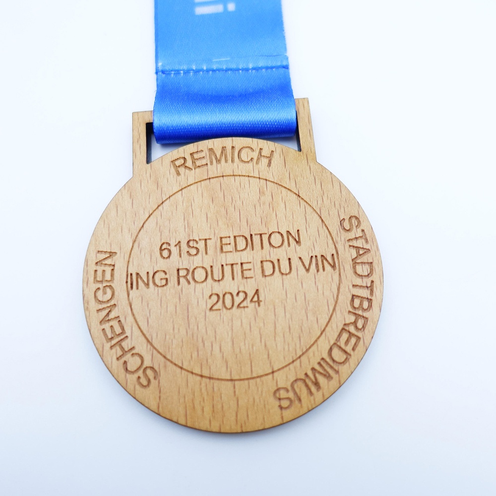 Customized, sustainable, high-quality swimming marathon medal logo printing, laser woodworking, pine wood medal