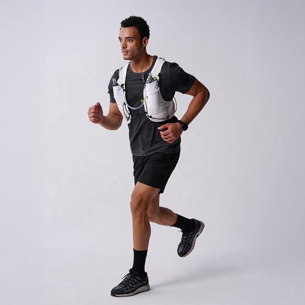 Fashionable Reflective Running Vest Backpack Hydration Bladder Zipper String Closure Waterproof for Hiking Other Outdoor Sports