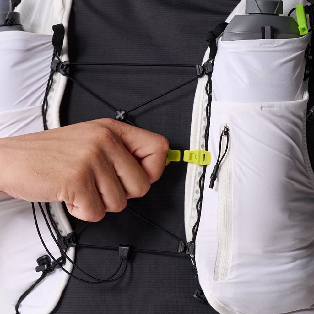 Fashionable Reflective Running Vest Backpack Hydration Bladder Zipper String Closure Waterproof for Hiking Other Outdoor Sports