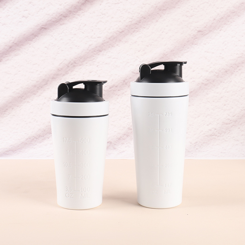 Large capacity single-layer 304 stainless steel shaker cup for milkshakes, protein powder, fitness, exercise, with measuring scale, stirring ball, and water cup.