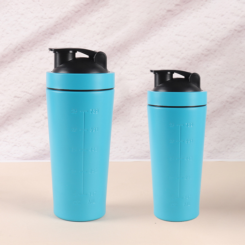 Large capacity single-layer 304 stainless steel shaker cup for milkshakes, protein powder, fitness, exercise, with measuring scale, stirring ball, and water cup.
