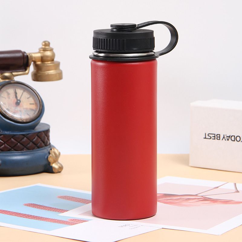 Large-capacity outdoor water bottle, 304 stainless steel insulated cup, 64oz sports water bottle