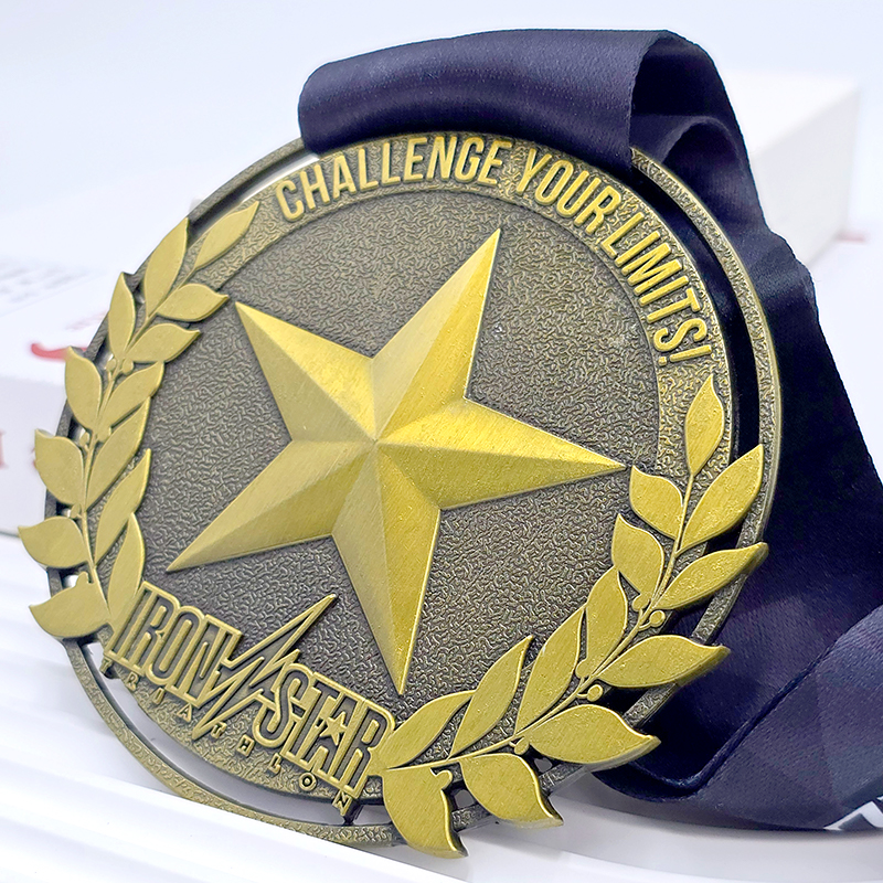 Vintage bronze three-dimensional five-pointed star relief medal triathlon event commemorative medal metal hollow honor medal