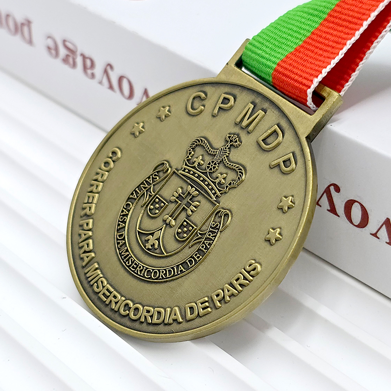 Vintage bronze relief charity event medal Paris charity run event commemorative medal metal texture honor medal