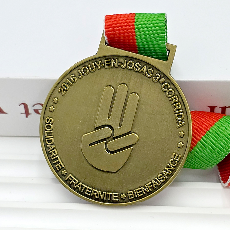 Vintage bronze relief charity event medal Paris charity run event commemorative medal metal texture honor medal