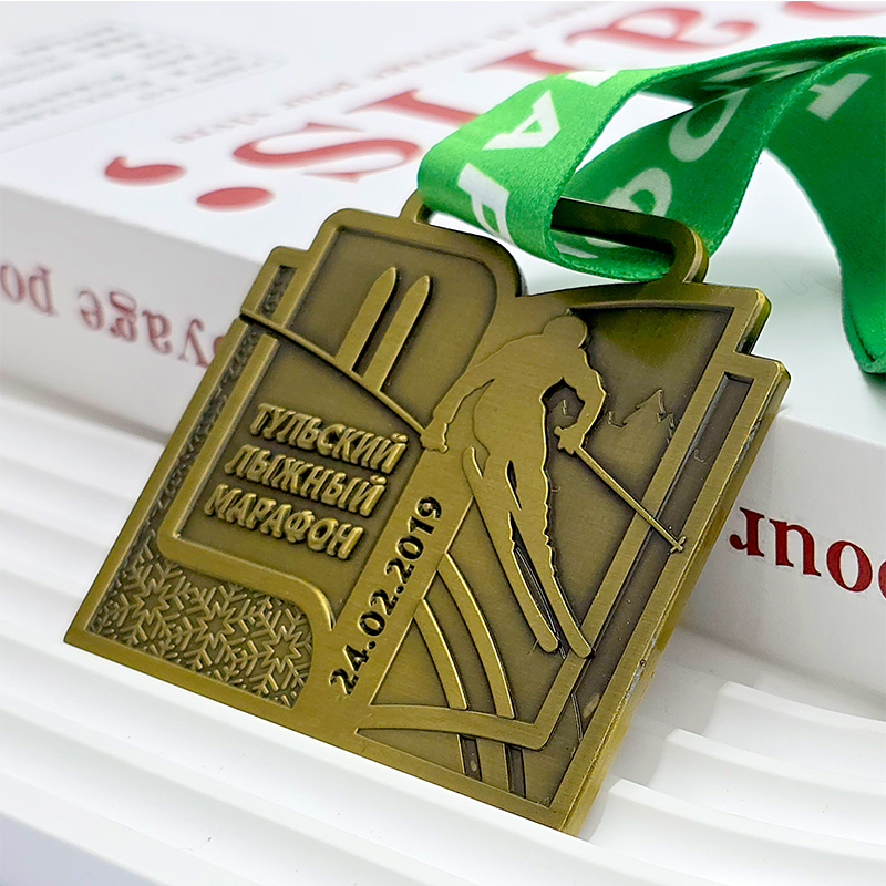 Marathon Retro Copper Embossed Commemorative Medal, Antique Bronze Texture, Three-Dimensional Race Collectible Medal