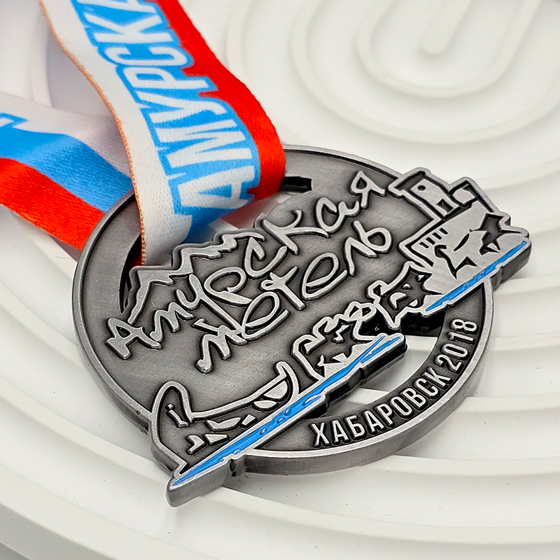 Retro metallic hollow design sports commemorative medal sports collectible ornament