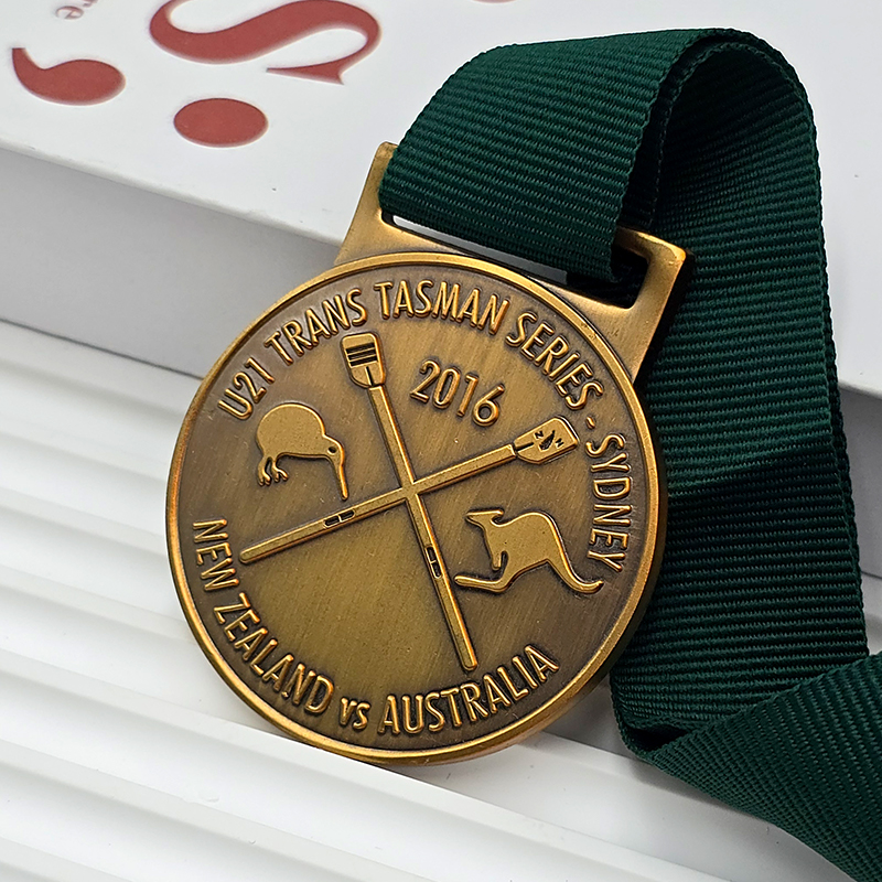 Vintage bronze metal medal commemorating the Sydney ANZAC Trans-Tasman Rowing Series; Kangaroo relief sculpture, international race collectible.