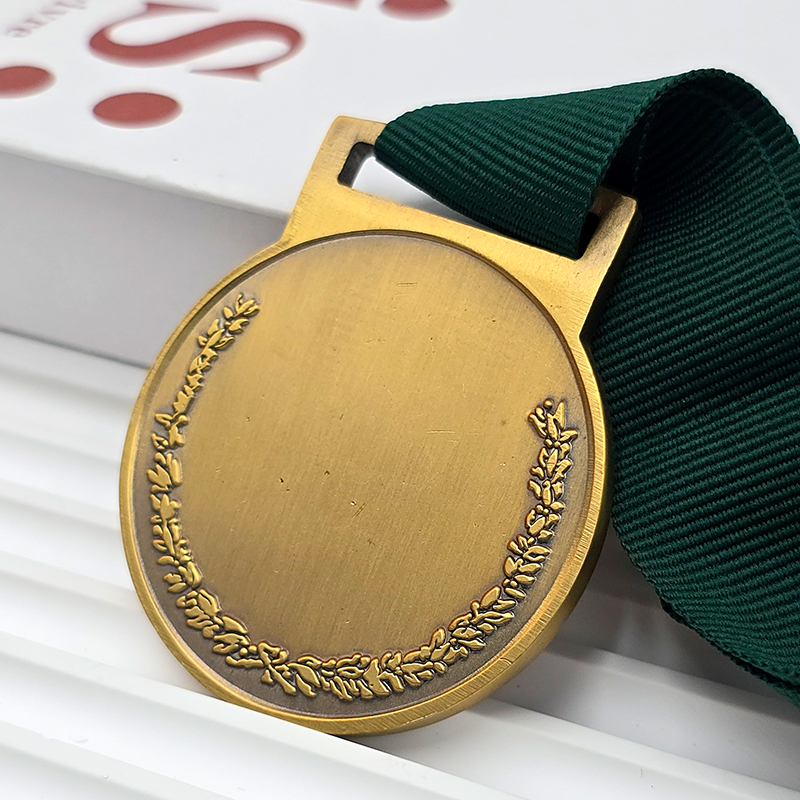Vintage bronze metal medal commemorating the Sydney ANZAC Trans-Tasman Rowing Series; Kangaroo relief sculpture, international race collectible.