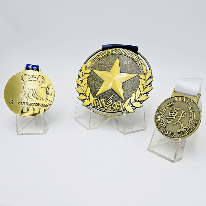 Vintage Gold Metal Medal Event Commemorative Animal Pentagram Chinese Character Relief Sports Collection Ornament