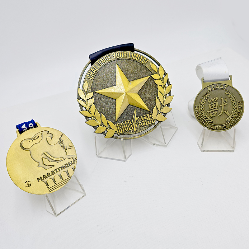 Vintage Gold Metal Medal Event Commemorative Animal Pentagram Chinese Character Relief Sports Collection Ornament