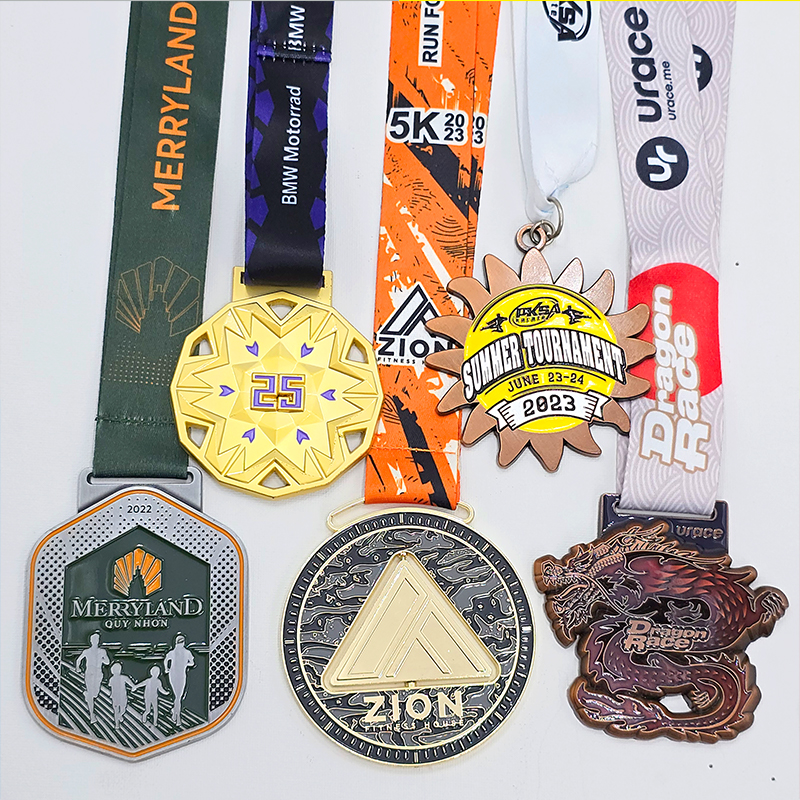 Multi-themed metal medal set: Commemorating BMW Motorcycles, Summer Championships, Dragon Race, Triathlon, etc. Featuring sun, dragon, and triangular reliefs. A global sports event collectible set.