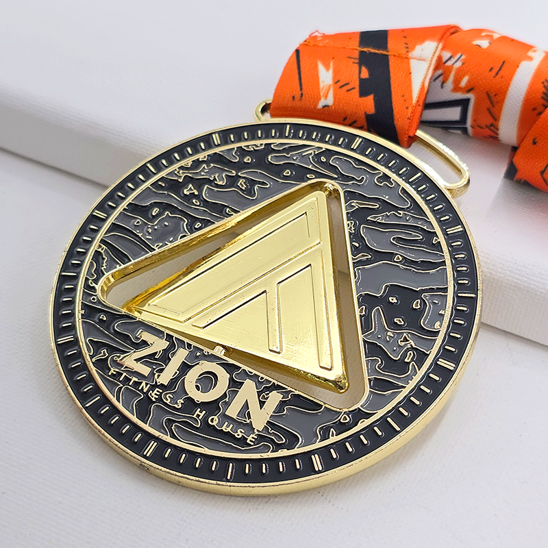 Multi-themed metal medal set: Commemorating BMW Motorcycles, Summer Championships, Dragon Race, Triathlon, etc. Featuring sun, dragon, and triangular reliefs. A global sports event collectible set.