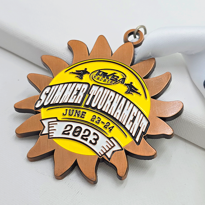 Multi-themed metal medal set: Commemorating BMW Motorcycles, Summer Championships, Dragon Race, Triathlon, etc. Featuring sun, dragon, and triangular reliefs. A global sports event collectible set.