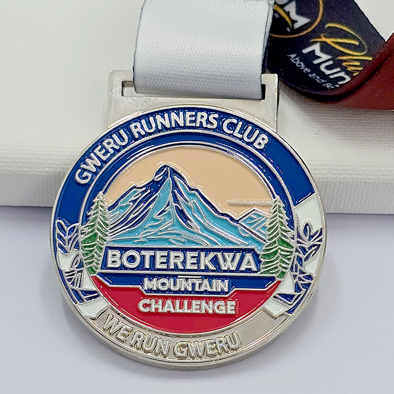 Global Fun Run Metal Medal Set: Charity Run / Christmas Run / Snow Mountain Challenge / Snowflake Themed Race Commemorative Set, Includes Bottle Opener / Snow Mountain Relief Sculpture, Multi-Country Running Race Collectible Set.