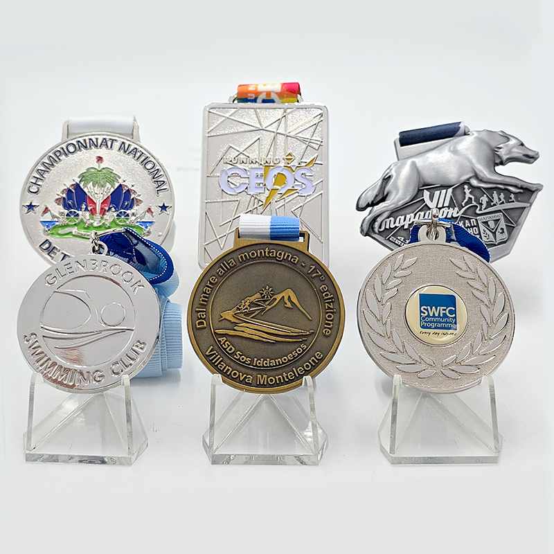 Global Multi-Sports Themed Medal Set: Commemorating events such as the French Swimming Championships, the Italian Mountain Climbing Championships, the Russian Wolf Race, and programming competitions. Featuring animal and geometric relief designs, this unique and niche sports collection set is a collectible item.