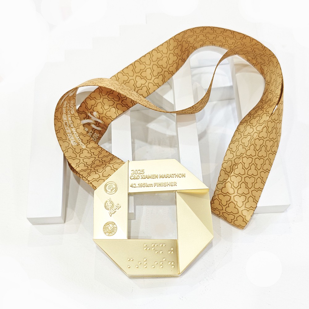 Customized marathon elite race medal with 3D metal decoration + event-themed lanyard medal